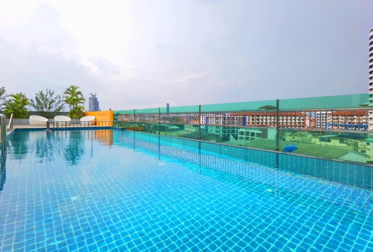 Nova Express Pattaya Hotel Exterior photo