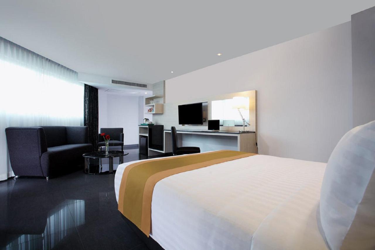 Nova Express Pattaya Hotel Exterior photo