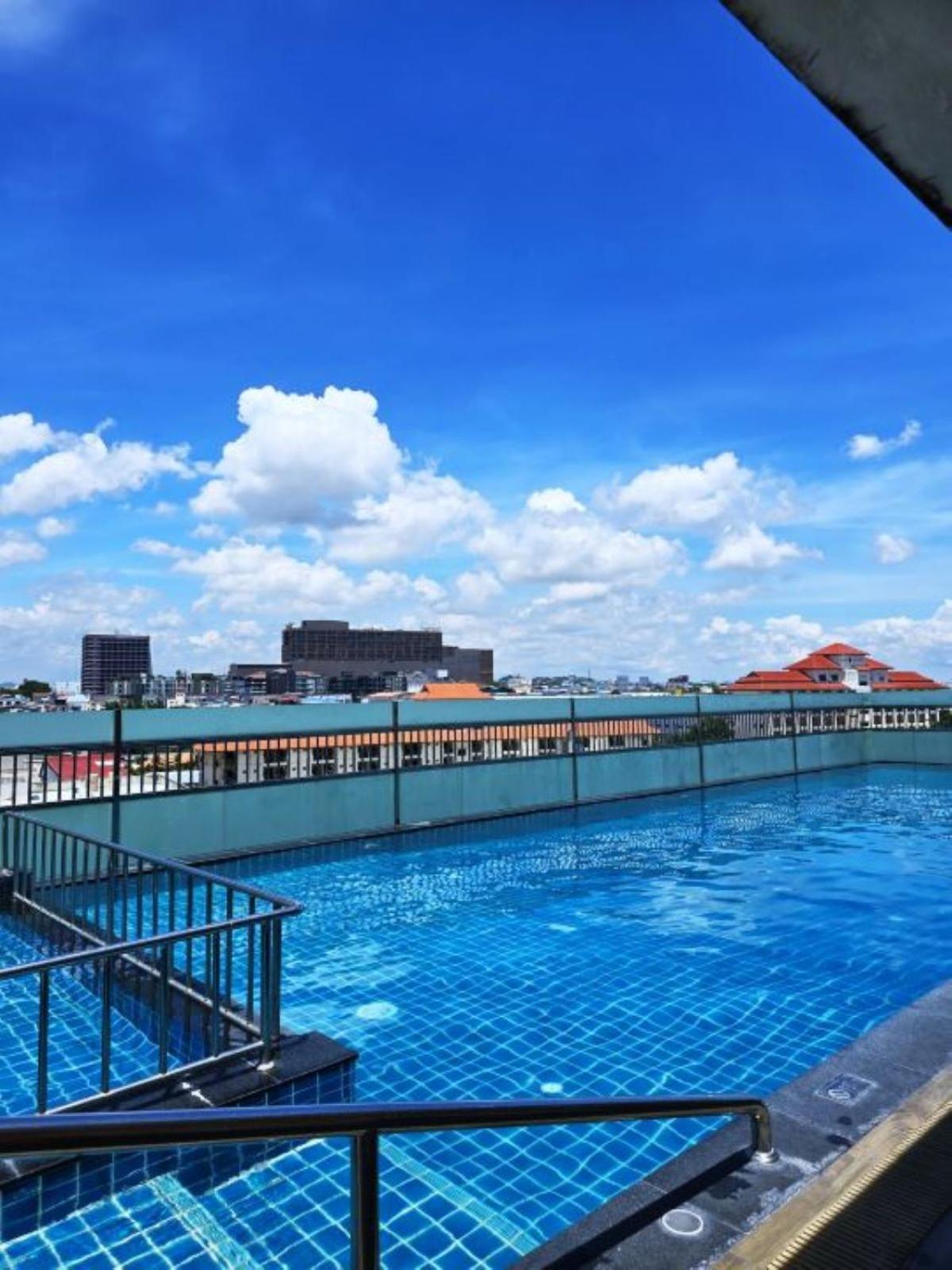 Nova Express Pattaya Hotel Exterior photo